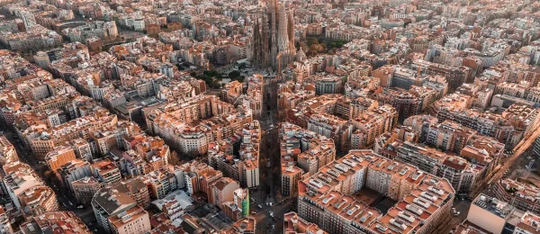 Barcelona contrasts and tapas experience hero 3